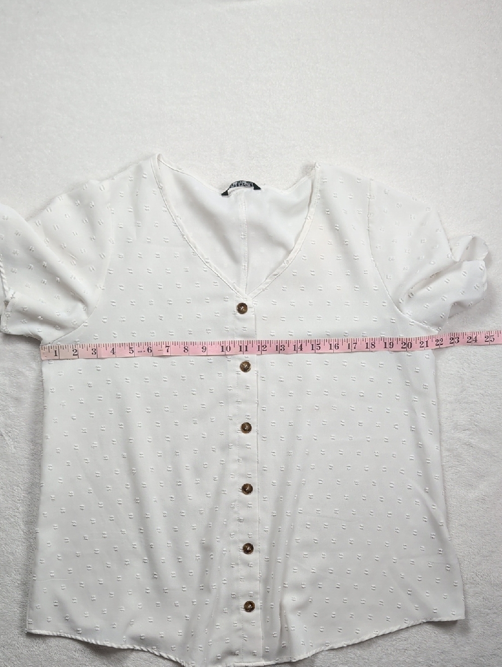 BloomChic Women's White Swiss Dot Flutter Sleeve Decorative Button Top (Size 12) - Picture 4 of 9